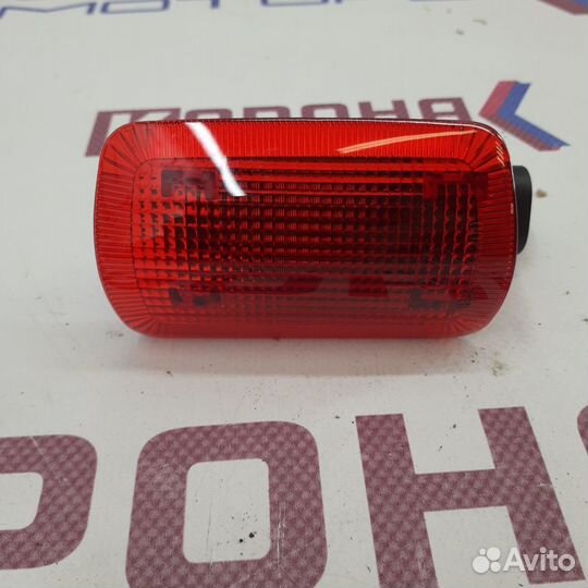 Фонарь двери передний правый