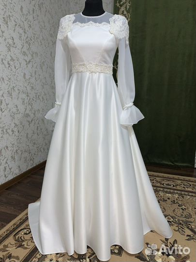 Свадебное платье