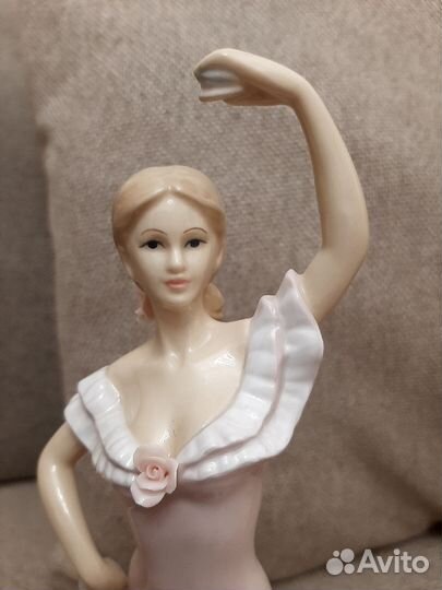 Статуэтка танцовщица