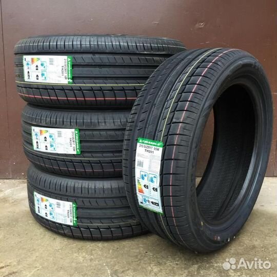 Triangle Sports TH201 255/35 R18 94Y