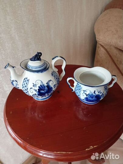 Заварник и сахарница Гжель