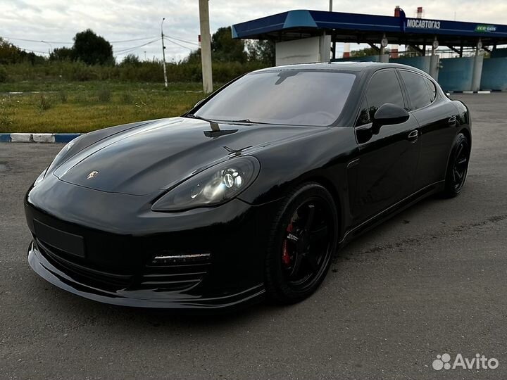 Porsche Panamera 4, 2010