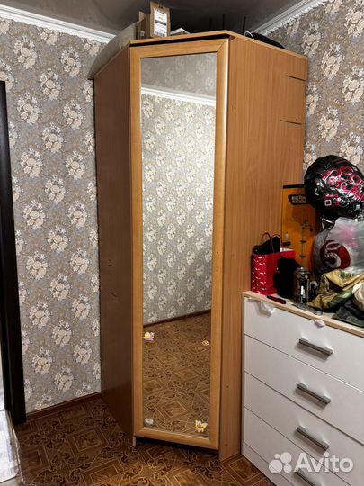 Угловой шкаф