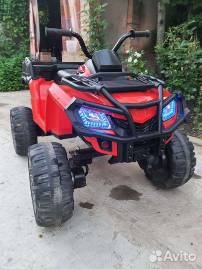 Детский квадроцикл на аккумуляторе