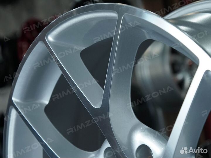 Литые диски HRE R17 на Mitsubishi. Арт807