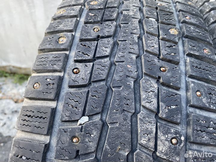 Dunlop SP Winter Ice 01 215/65 R16 99