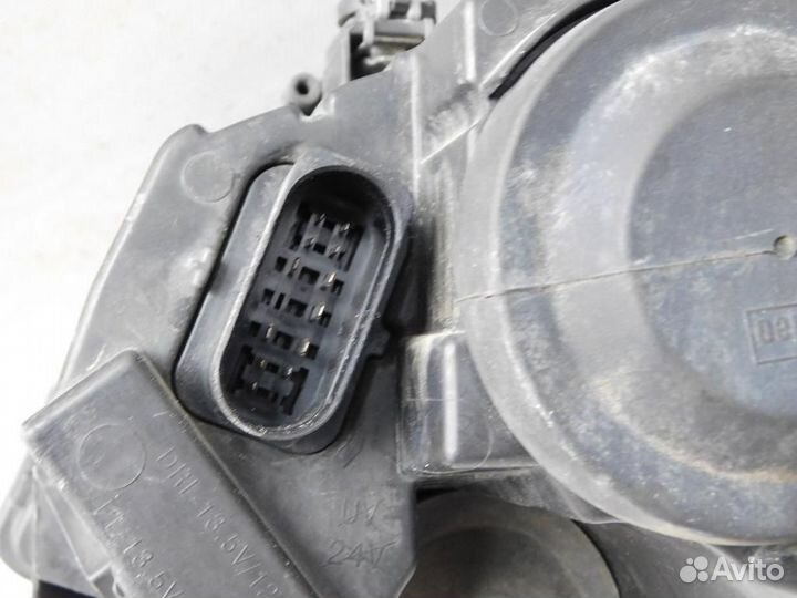 Фара правая Volkswagen Polo