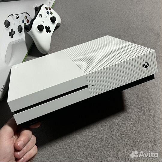 Xbox One S 1tb (Коробка)