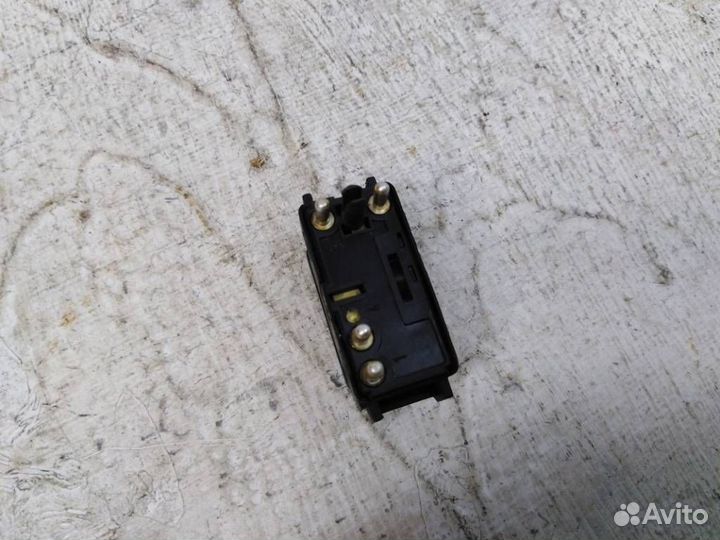 Кнопка стеклоподъемника