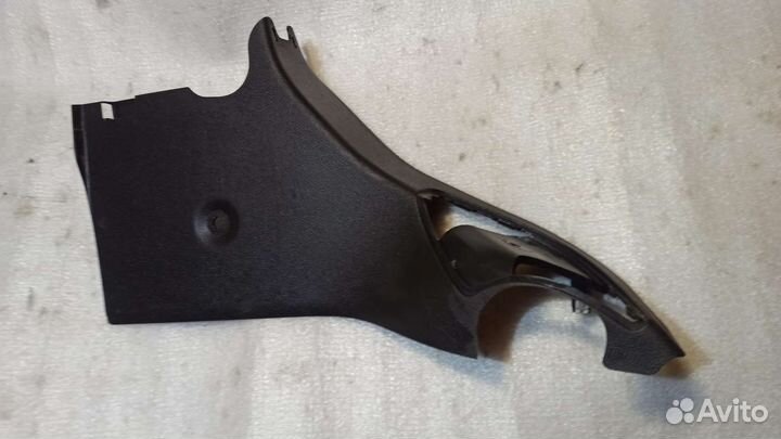 Обшивка багажника левая Ford Focus 3