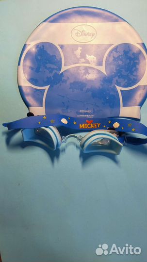 Шапочка и очки для плавания