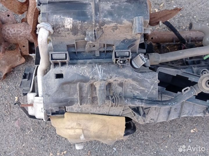 Печка Volkswagen Jetta 6 2012 год