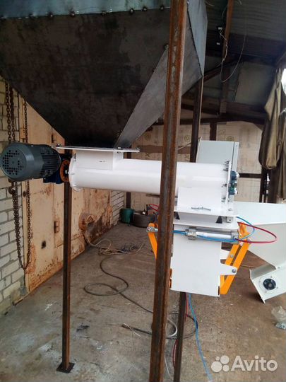 Дозатор весовой шнековый