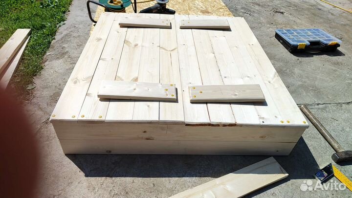 Песочница с крышкой