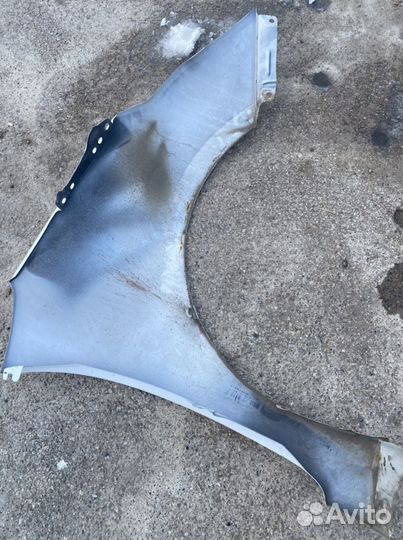 Крыло переднее левое