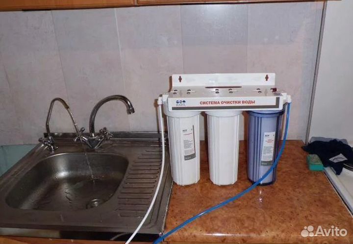 Замена фильтров для воды на кухне