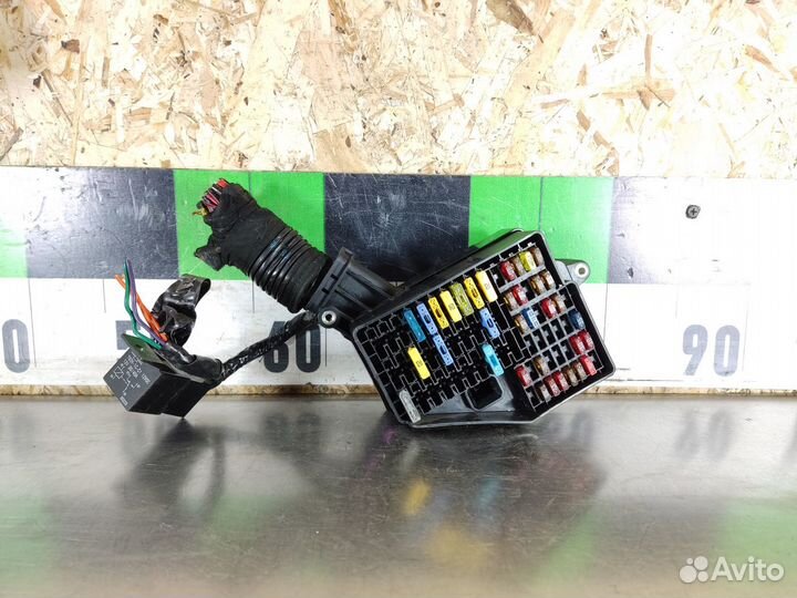 Блок предохранителей салонный Skoda Fabia 1997 200