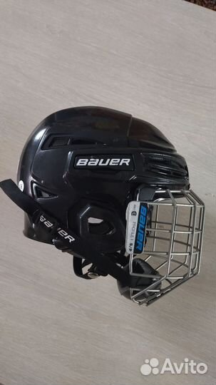 Хоккейный шлем