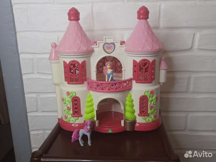 Игрушечный домик раскладывается