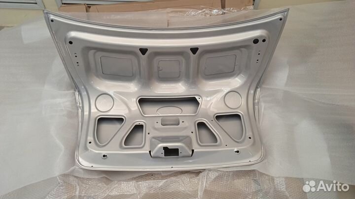 Крышка багажника Ваз 2190 Гранта в цвет