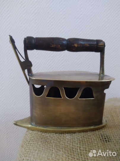 Старинные латунные утюги. Европа