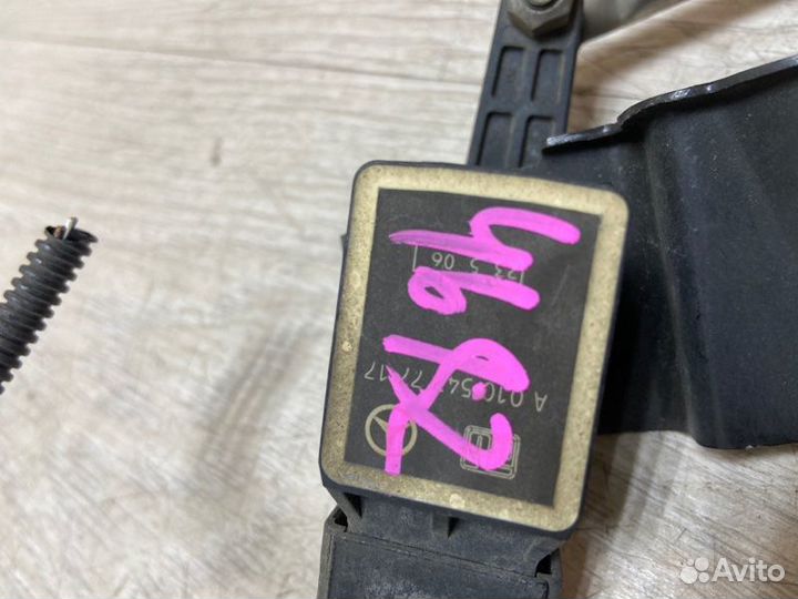 Датчик высоты дорожного просвета передний правый