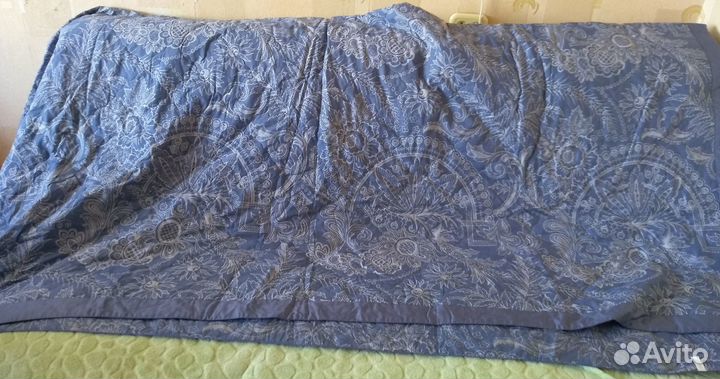 Постельное белье новое. Покрывало и 2 подушки