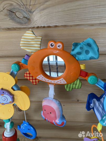 Дуга с игрушками