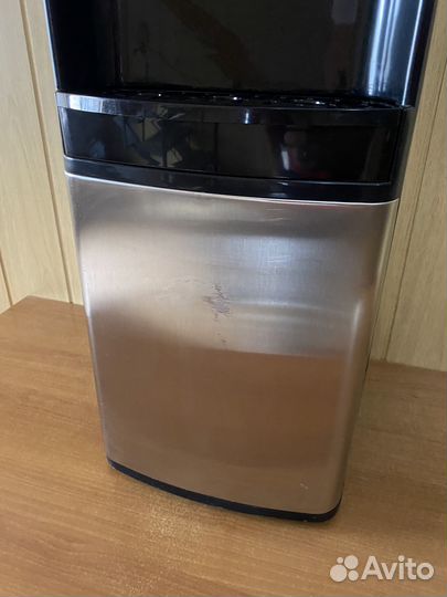 Кулер для воды напольный