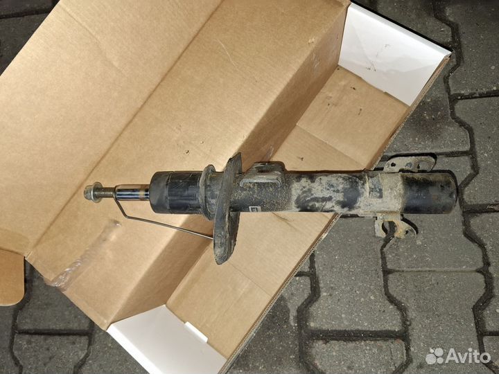 Амортизатор передний Фольксваген поло