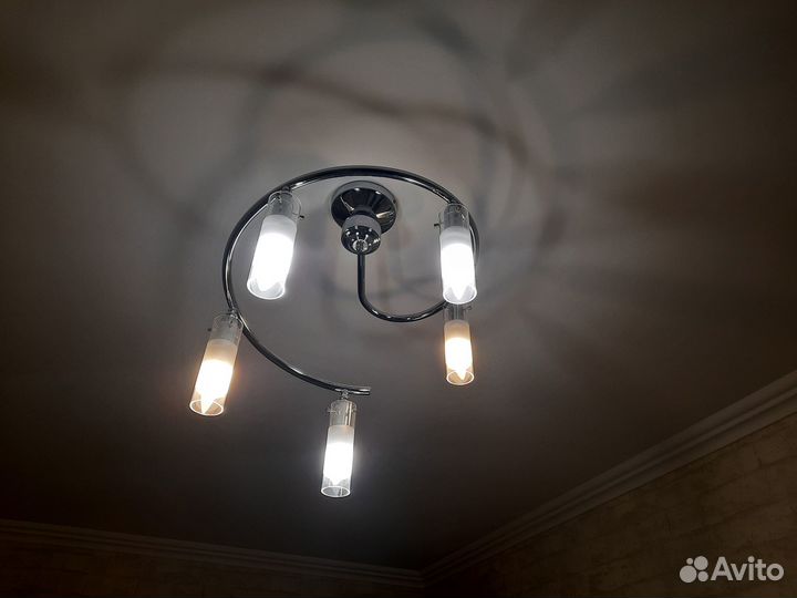 Люстра подвесная потолочная