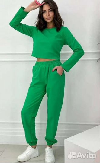 Спортивный костюм новый 46 48