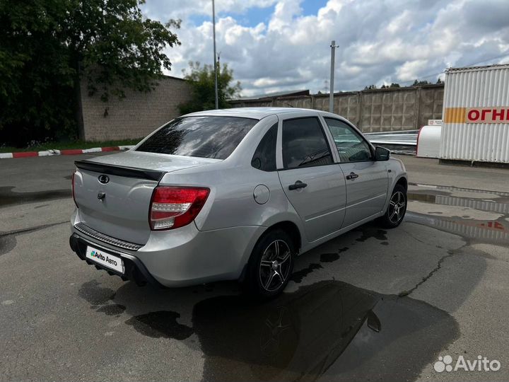 LADA Granta 1.6 МТ, 2013, 200 000 км