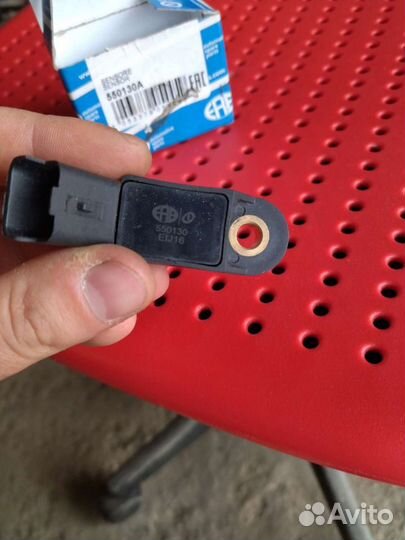 Датчик массового расхода в колектор пежо ситроен