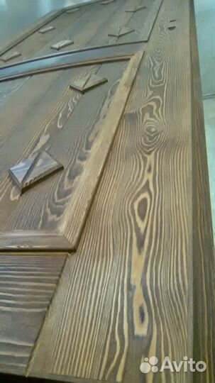 Входные двери из массива