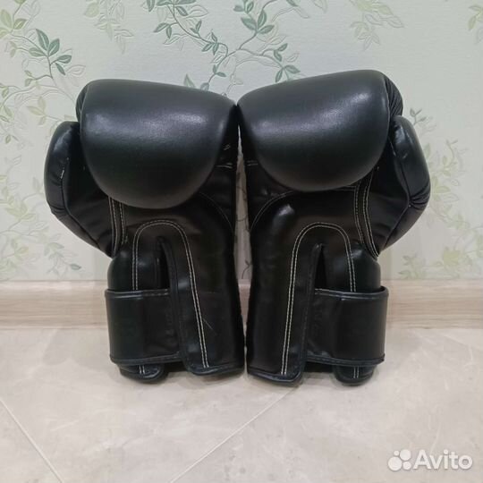 Боксерские перчатки Fairtex 14 oz