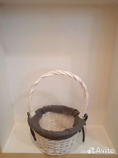 Ящик декоративный. Корзина плетёная