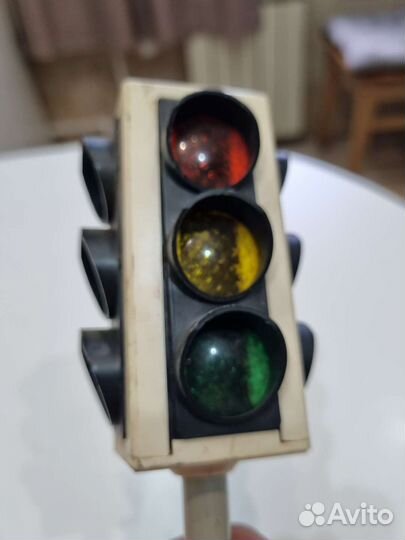 Светофор игрушка