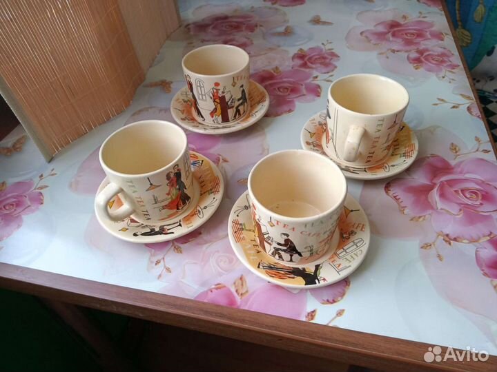 Чашки с блюдцем