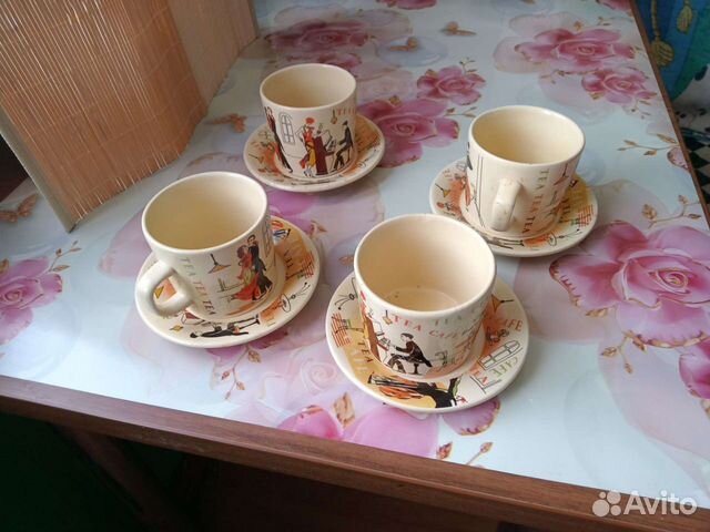 Чашки с блюдцем