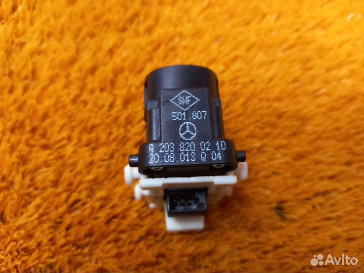 Кнопка стеклоподъемника задняя правая