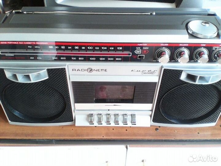 Магнитола Radionette Kurer Япония и Thomson tm7670