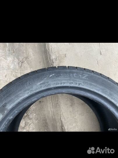 Hankook Winter I'Cept IZ W606 235/45 R17