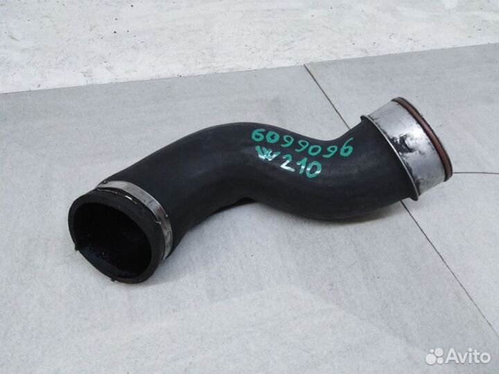 Патрубок интеркулера A2105284182