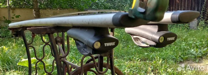 Багажник на рейлинги thule