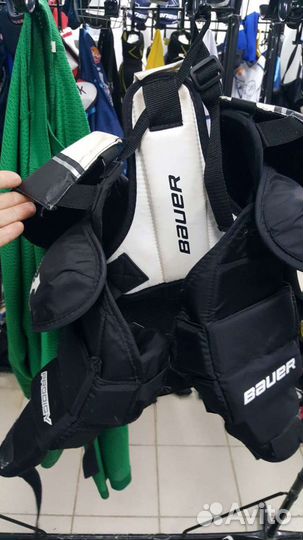 Нагрудник вратарский Bauer