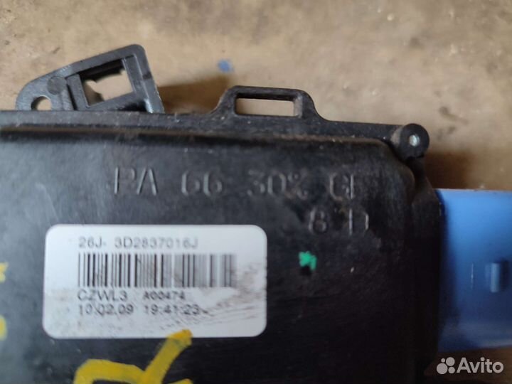 Замок правой двери Skoda, Vw