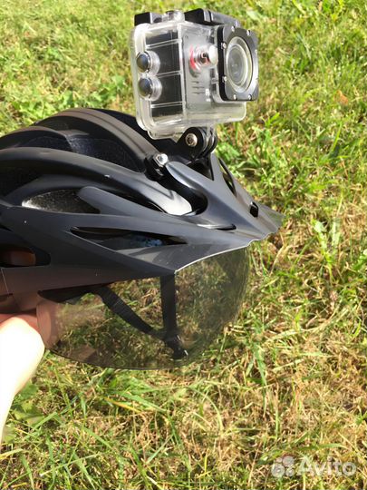 Шлем с экшен камерой, и комплектом для съёмки