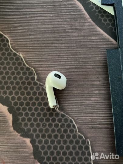 Левый наушник AirPods (3rd generation - Lightning)