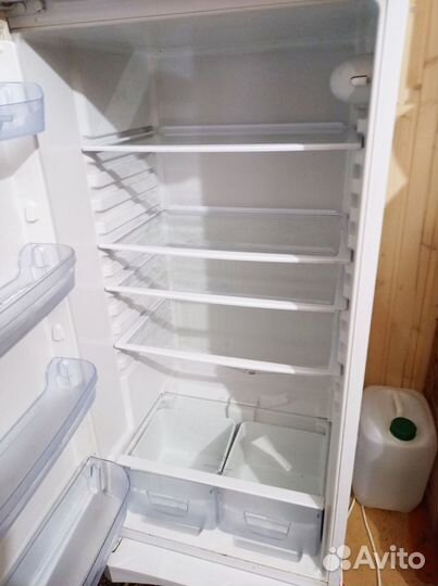 Холодильник indesit